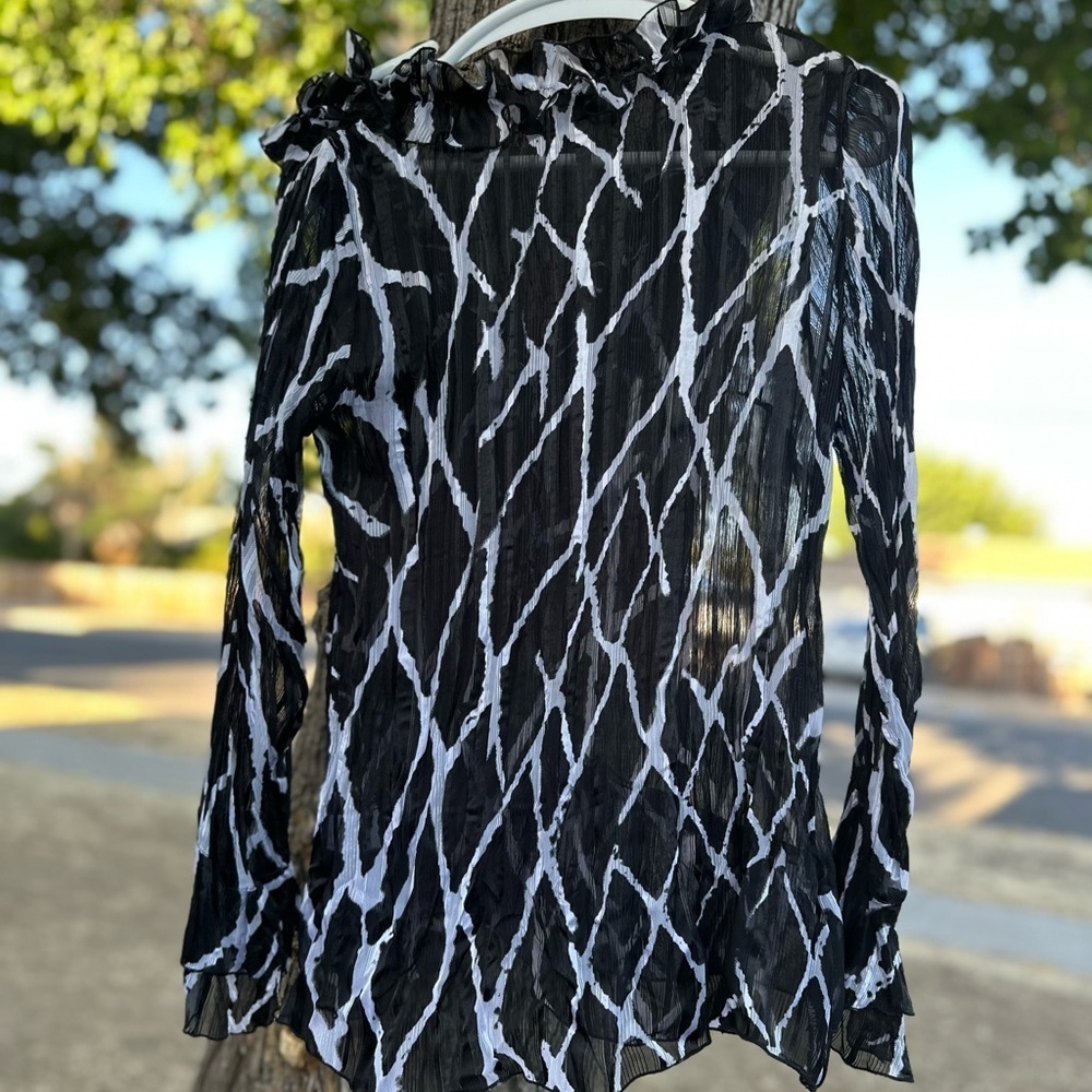 Chic Black and White Women's Blouse with Ruffle Details - Picture 6 of 7